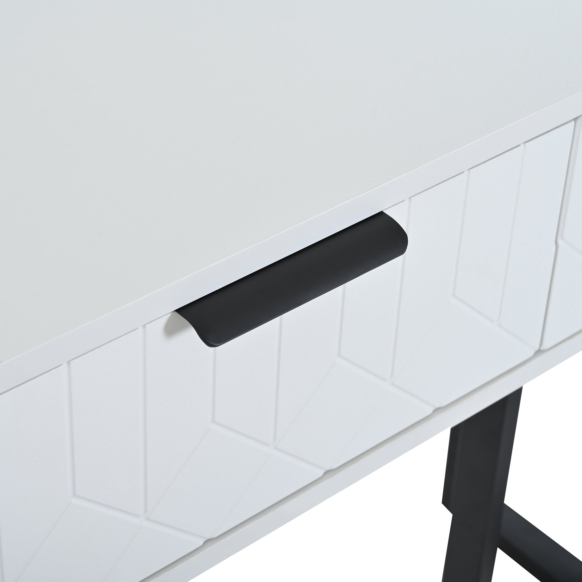 [variant:N852P470448B] White+Black image 8