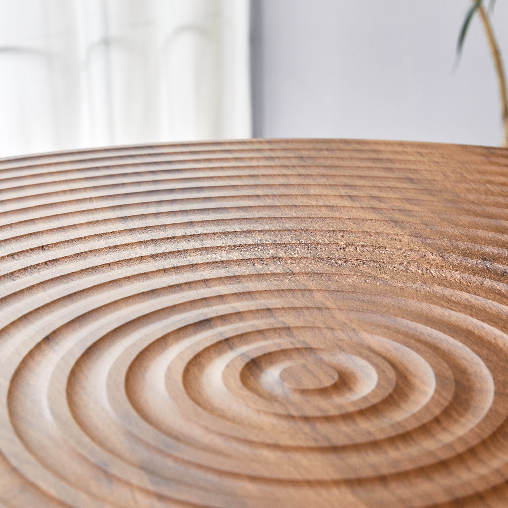 [variant:W3806P409447] Round Dark Wood-Grain Dining Table – 31.5-Inch image 22